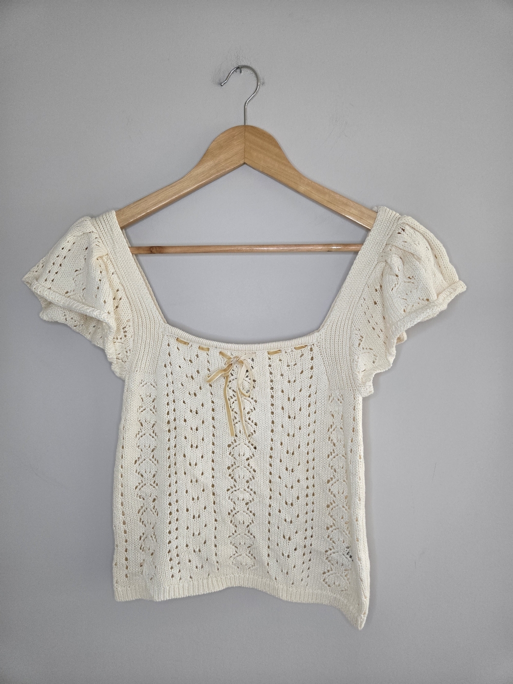 Haute Hippie cream 100% cotton knit flutter sleeve top velvet trim, small + new